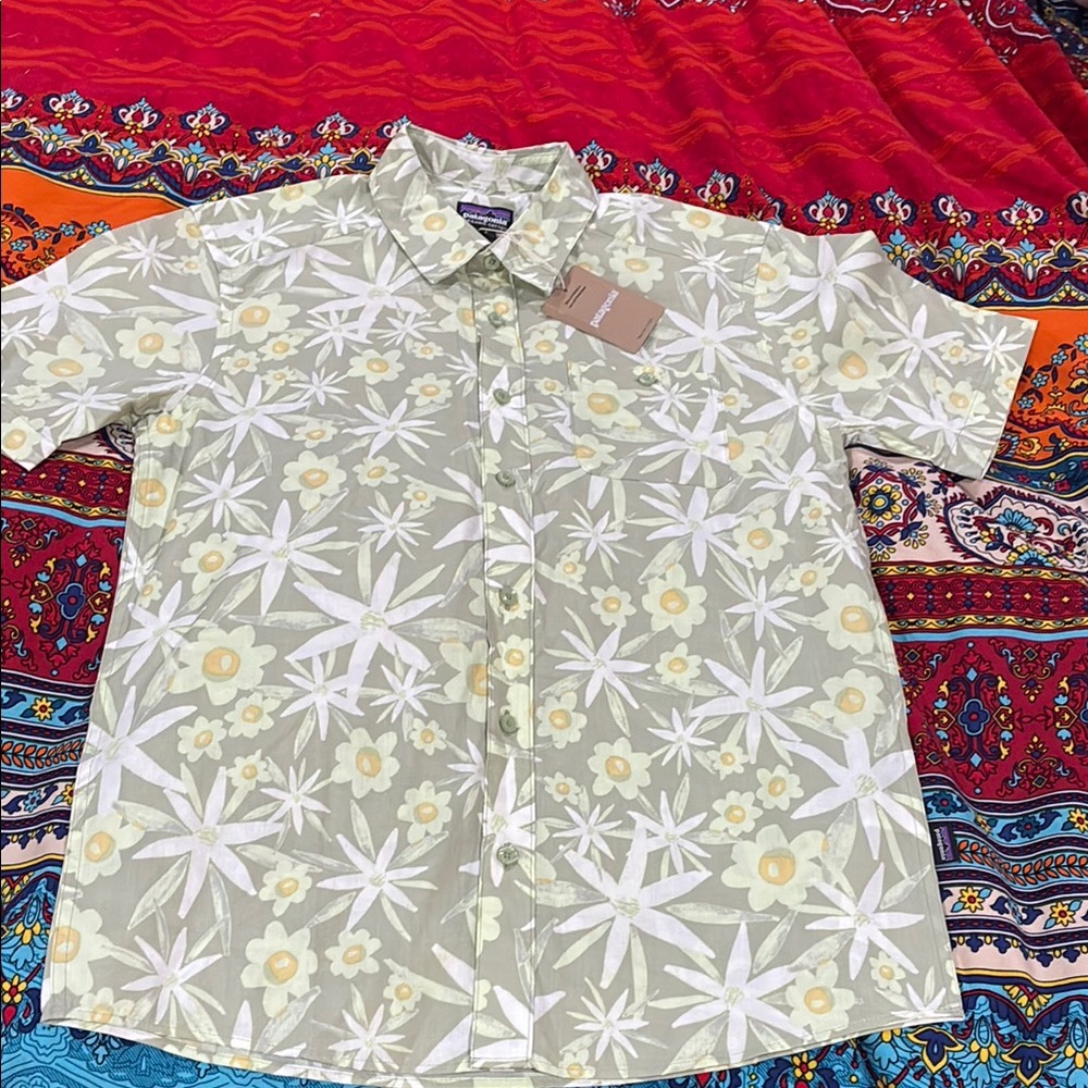 Patagonia Men’s Light Green Floral Button Down Shirt